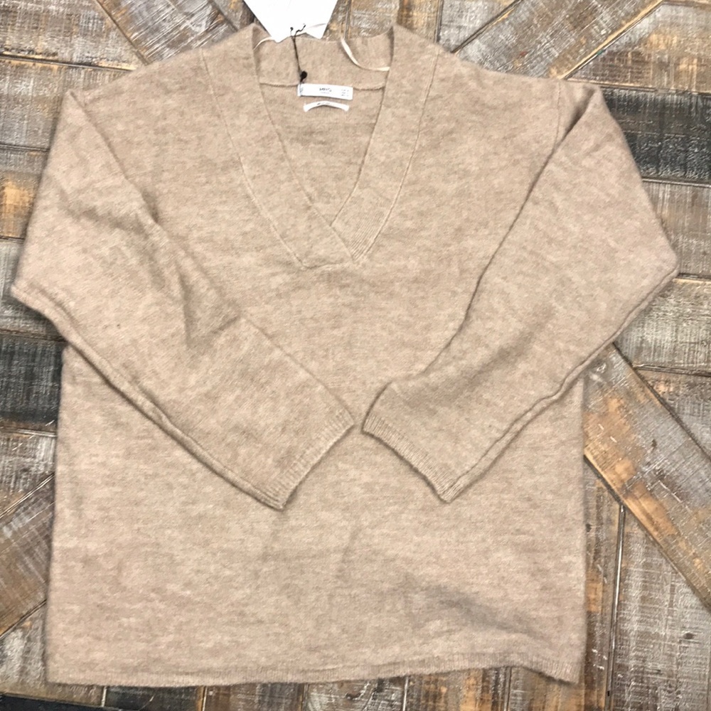 MNG Casual NWT wool v-neck sweater. Super Cozy!